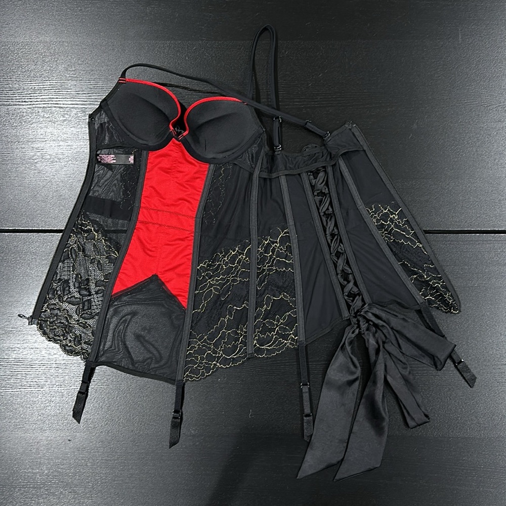 Victoria’s Secret Red and Black Lingerie Corset with Lace-Up Back - 34B - Picture 4 of 8